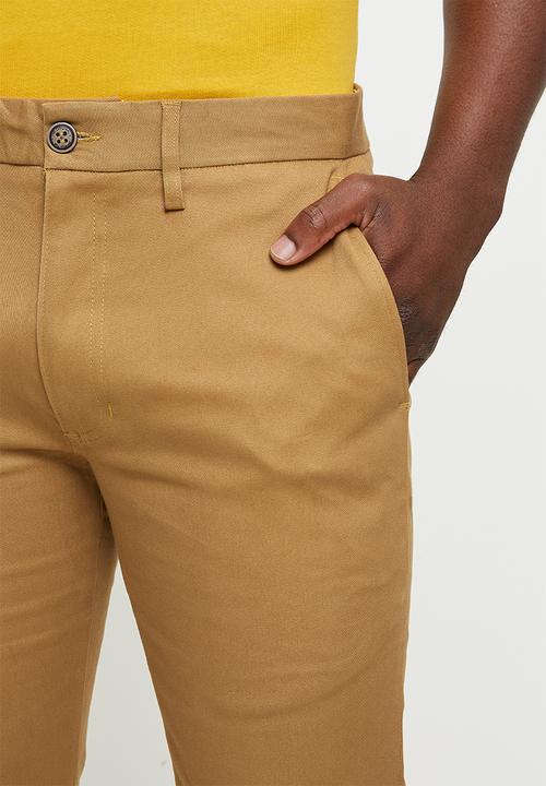 Ben Sherman - ESSENTIAL BEN SHERMAN CHINO PANT - CAMEL