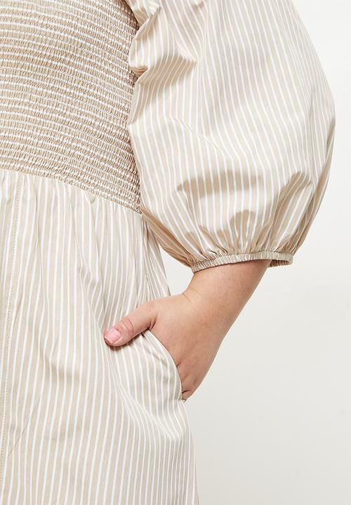 Me&B - Plus smocked bodice dress with pockets - stone