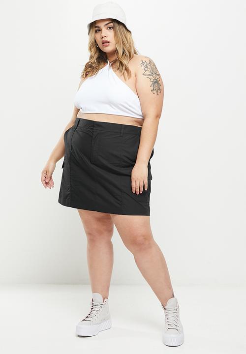 Cotton On - Curve scout cargo mini skirt - black