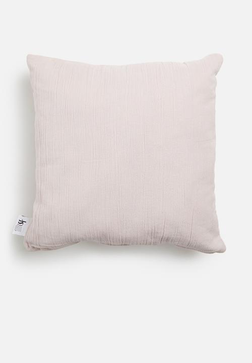 Sixth Floor - Joy muslin cushion cover - blush