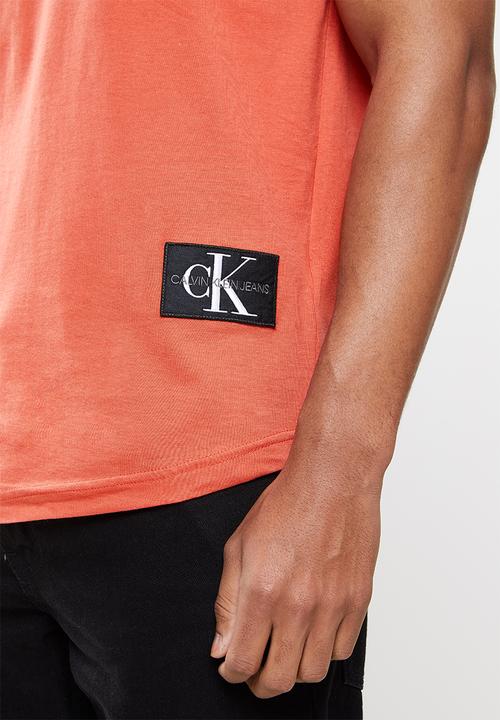 Calvin Klein - Badge turn up sleeve - rhubarb red