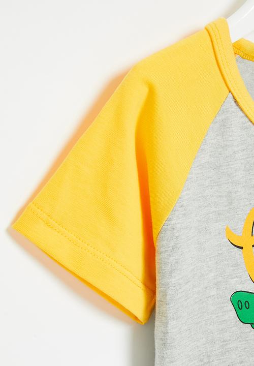 Pop Candy - Boys dino skate tee - grey & yellow