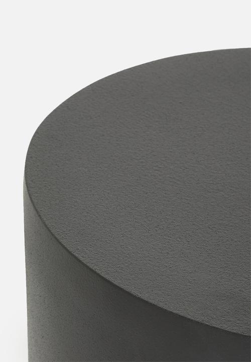 Sixth Floor - Kai outdoor sidetable - black