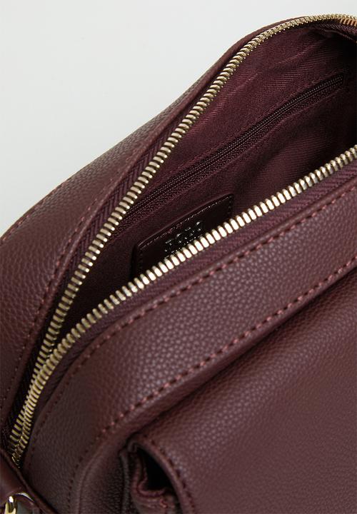 POLO - Lyon camera bag with flap pocket - bloodstone