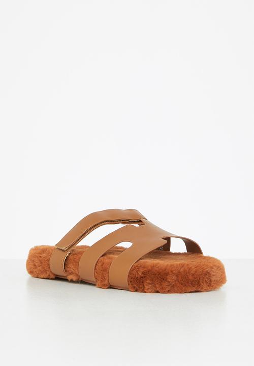 Public Desire - Hot fuzz slipper - tan borg