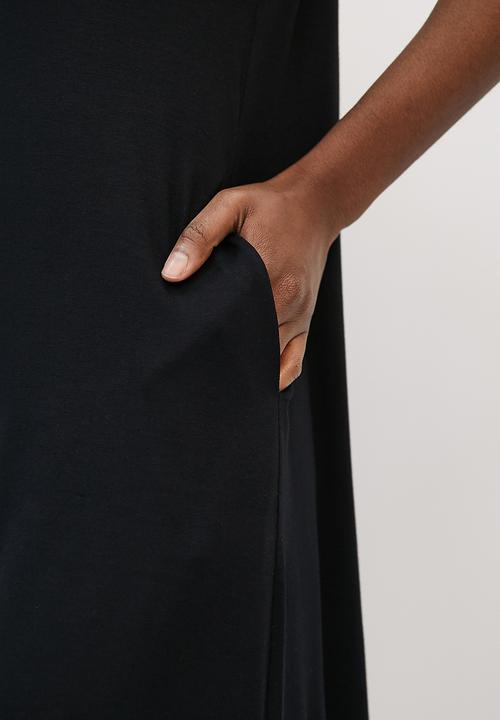 edit - Grown on curved hem knit maxi - black
