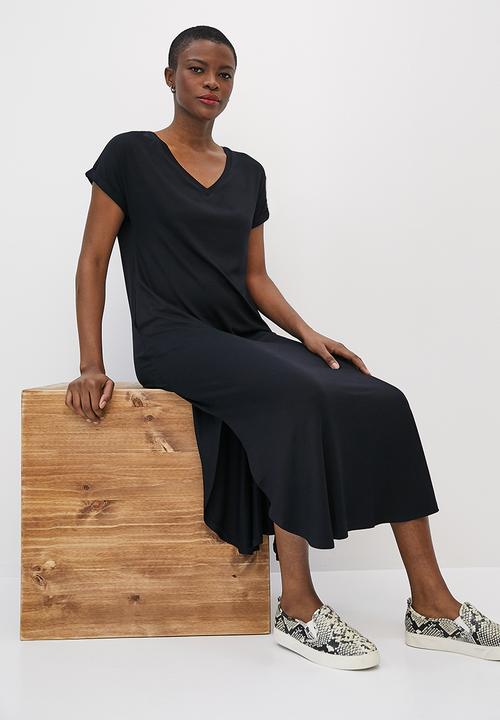 edit - Grown on curved hem knit maxi - black