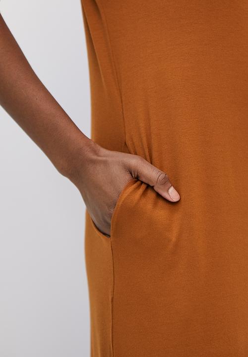 edit - Grown on curved hem knit maxi - fudge