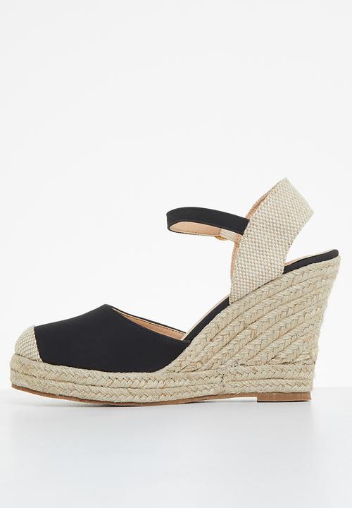 Miss Black - Hooked espadrille wedge heel - black