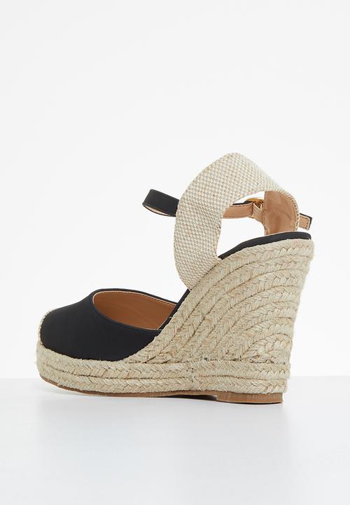 Miss Black - Hooked espadrille wedge heel - black