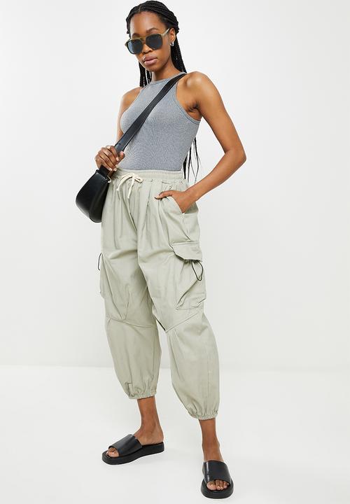 dailyfriday - Cuffed cargo pants - stone