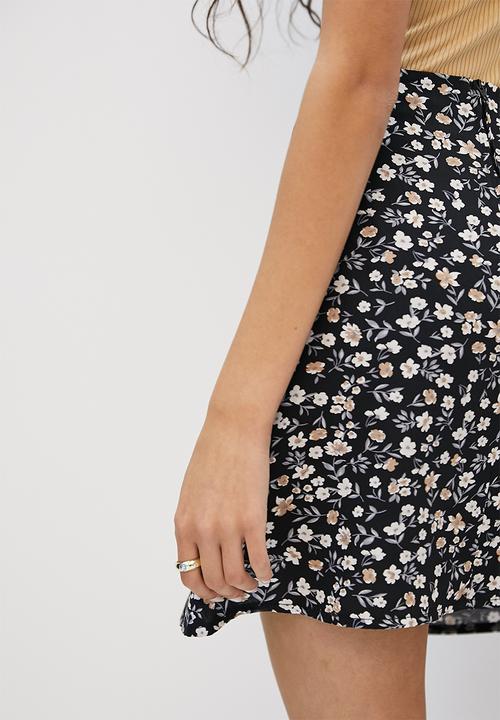 Blake - Aline mini skirt with side slit - black