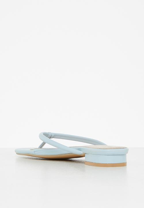 edit - Puffy round toe sandal - blue