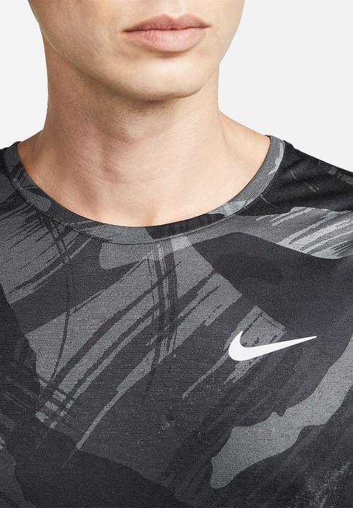 Nike - M nk df miler top ss camo - black & reflective silver