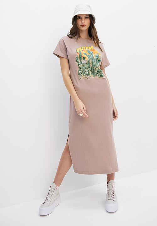 Blake - Graphic midi T-shirt dress - mocha