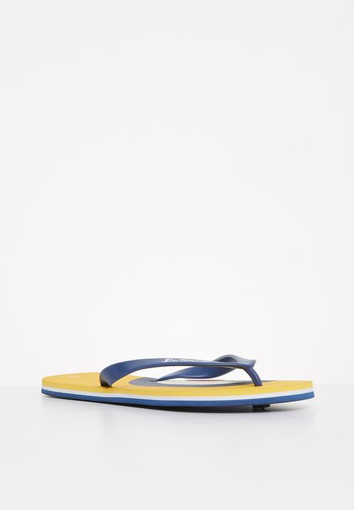 Ben Sherman - Ben sherman sandals - yellow