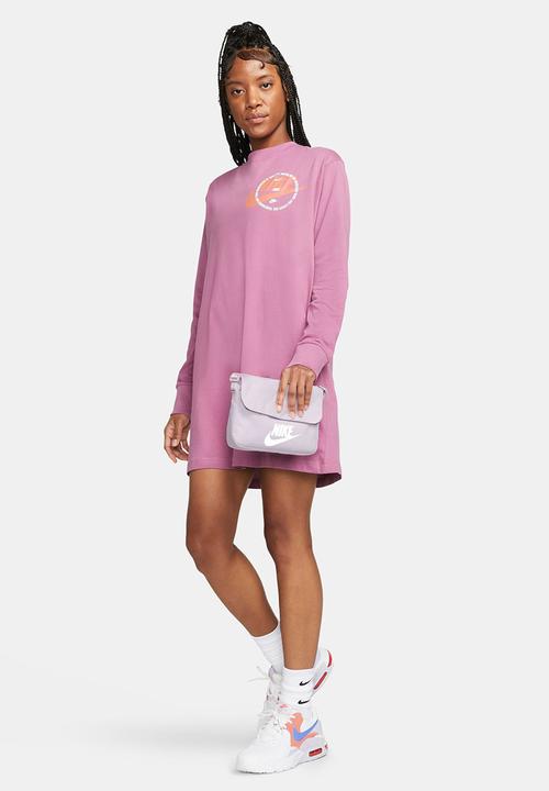 Nike - Nike sportswear - doll & white