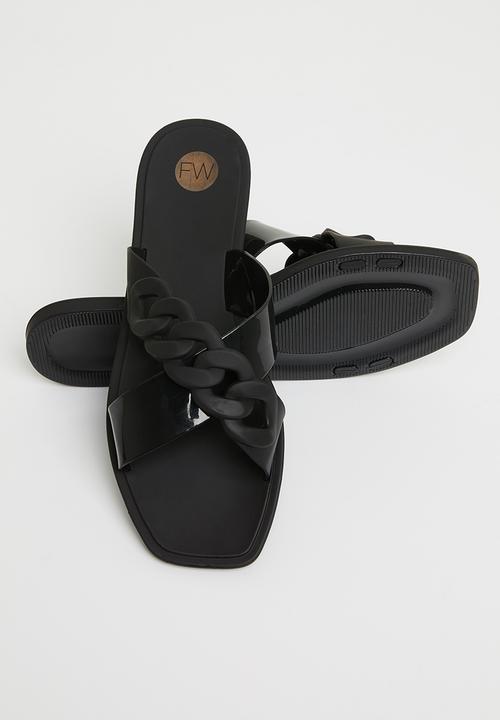 Footwork - Kell chain cross strap sandal - black