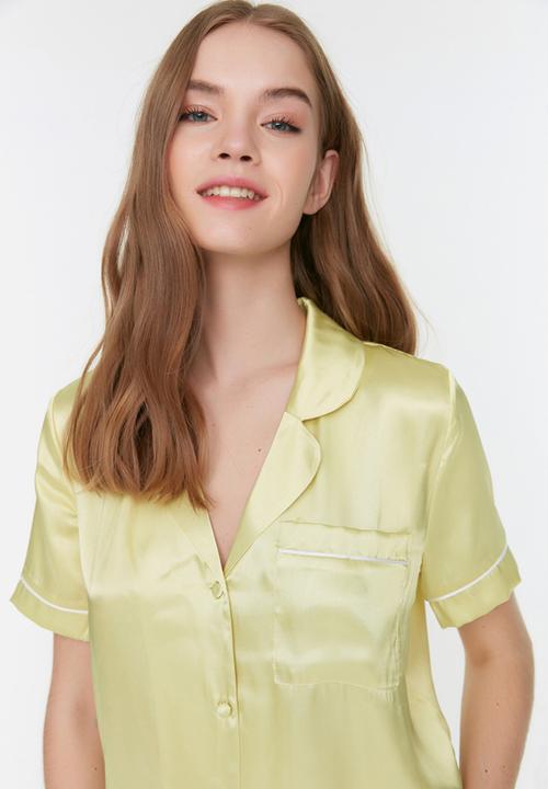 Trendyol - Satin pajamas set - yellow