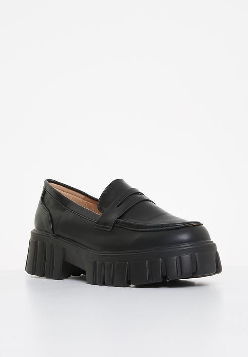 Seduction - Chunky penny loafer - black