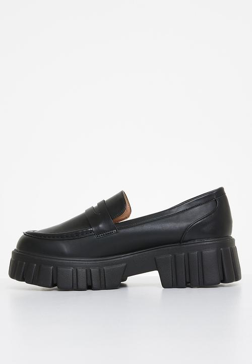 Seduction - Chunky penny loafer - black