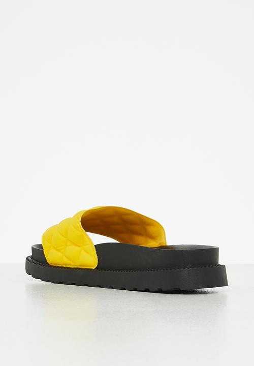 Seduction - Quilted flatform slide - mustard