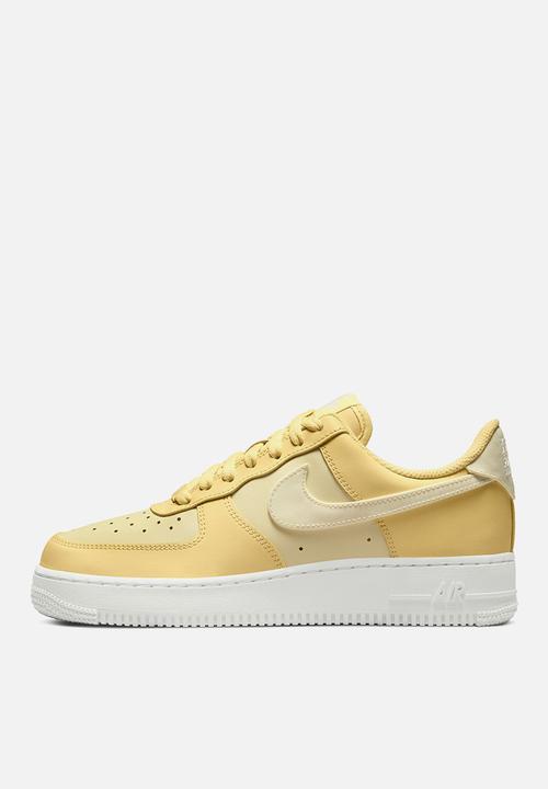 Nike - Nike air force 1 '07 ess - lemon drop/coconut milk-summit white