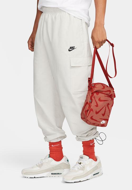 Nike - Nike heritage - cinnabar & white