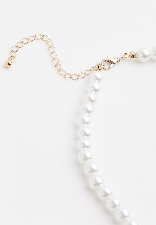 Superbalist - Casey faux pearl necklace - cream
