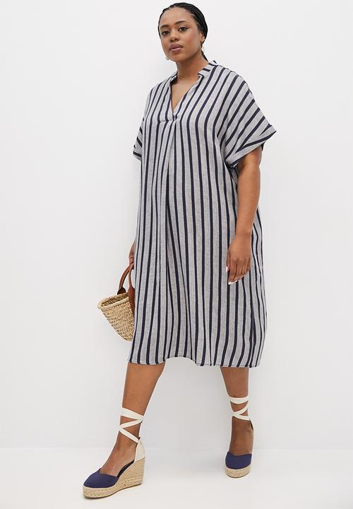 edit Plus - Notch neck midi shift dress - navy stripe