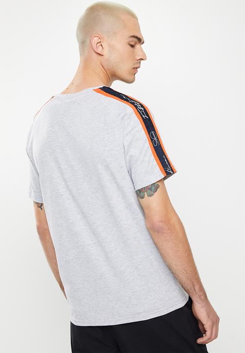 Crosshatch - Trullster ch raglan crew neck - grey 