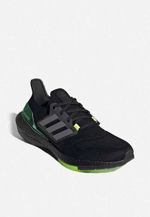 adidas Originals - Ultraboost 22 - core black/iron met./beam green