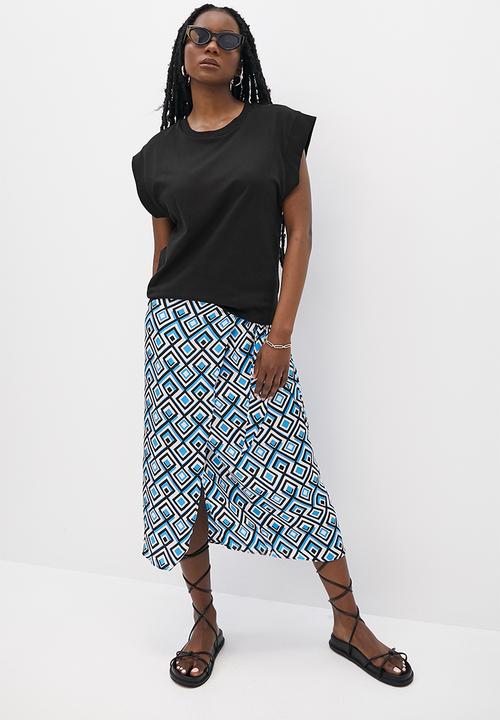 Superbalist - Relaxed grown on sleeve tee - black