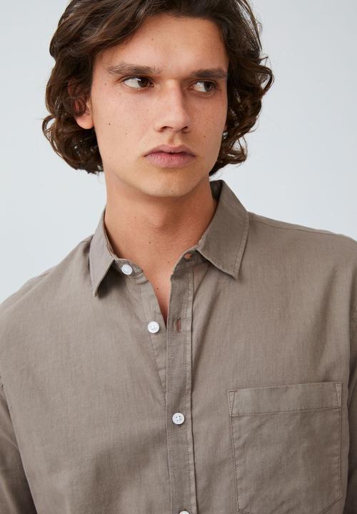 Cotton On - Ashby long sleeve shirt - mushroom