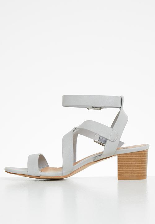 Butterfly Feet - Bonolo 1 ankle tie block heel - grey