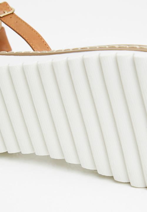 Butterfly Feet - Walnut 1 ankle tie sandal - white