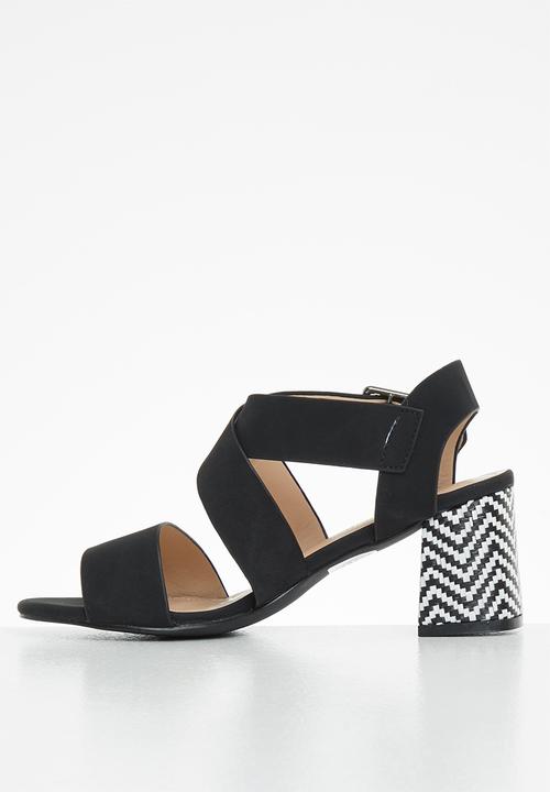 Butterfly Feet - Nicolsen 2 ankle tie block heel - black