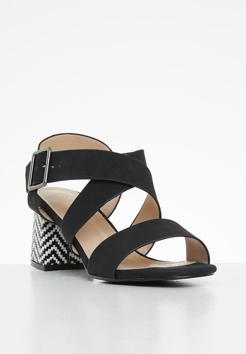 Butterfly Feet - Nicolsen 2 ankle tie block heel - black