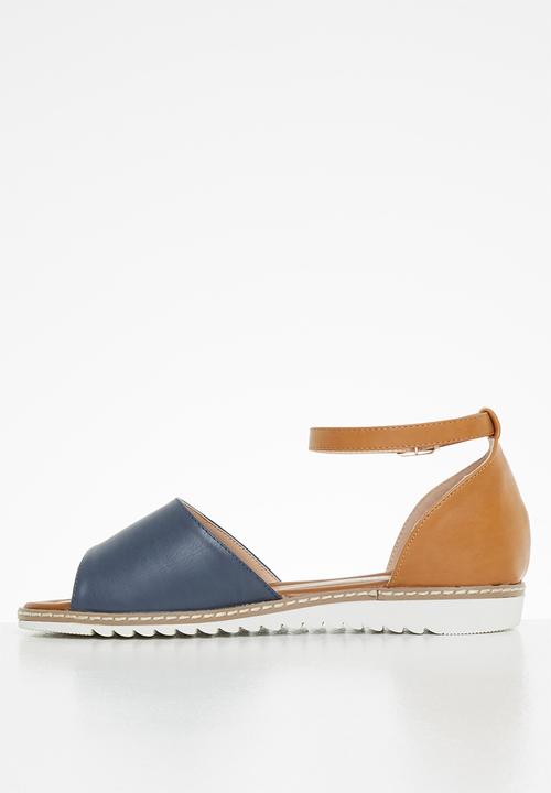 Butterfly Feet - Walnut 1 ankle tie sandal - navy & tan
