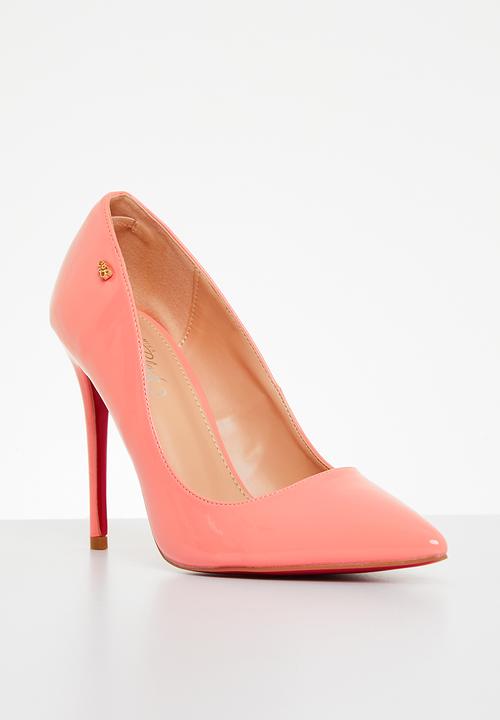 Miss Black - Lou19 barely there court heel - peach