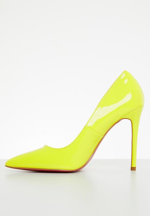 Miss Black - Lou19 barely there court heel - yellow
