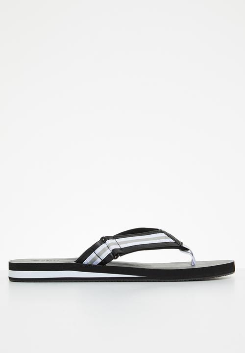 Call It Spring - Helm - black