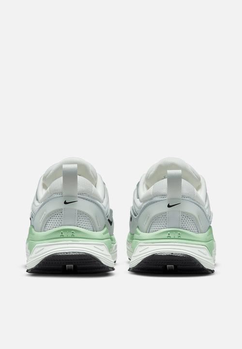 Nike - Air Max Bliss - summit white/metallic silver-black
