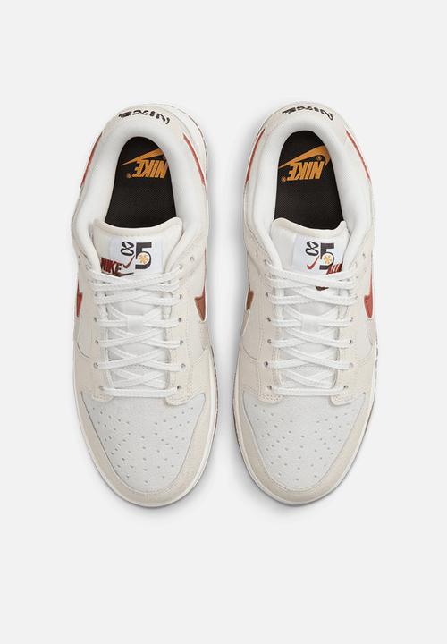 Nike - Dunk Low SE 85 - summit white/phantom-cinnabar-off noir