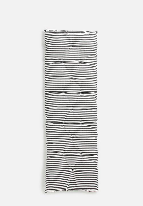 Sixth Floor - Kinni outdoor french roll - Black & White