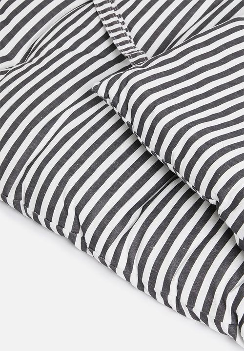 Sixth Floor - Kinni outdoor french roll - Black & White