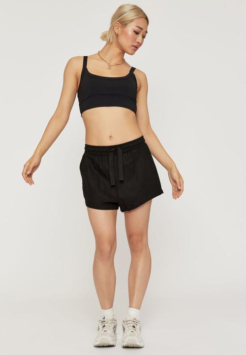 Supré  - Holly linen short - black