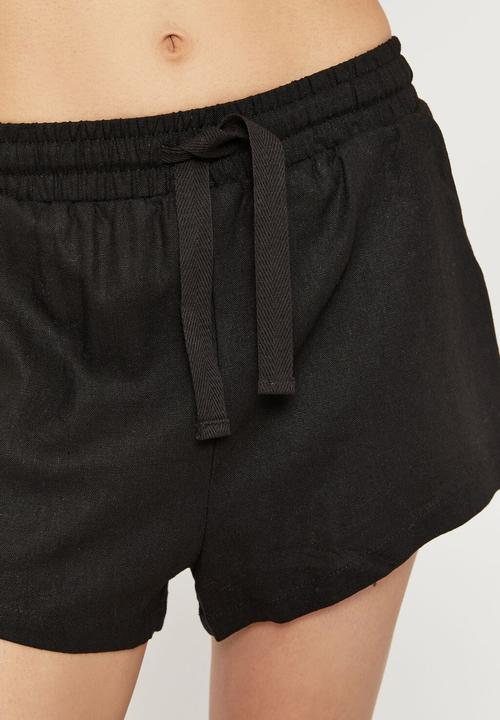 Supré  - Holly linen short - black