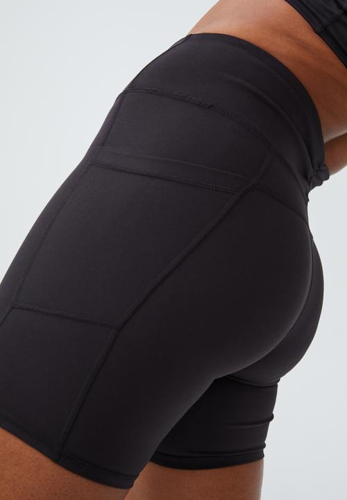Cotton On - Ultra soft booty lift pocket bike short - black