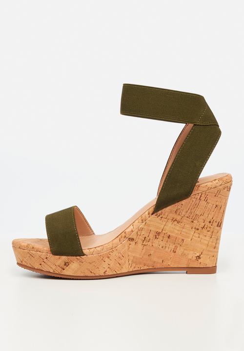 Butterfly Feet - Debra 1 wedge heel - olive